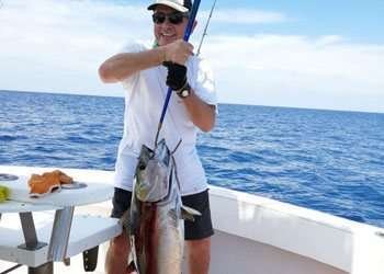 Outcast Tamarindo 3/4 day charter tuna