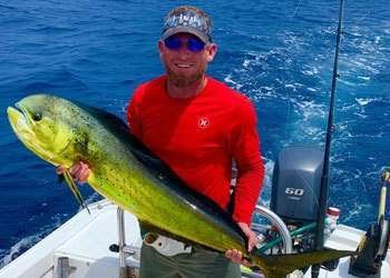 Rainbow Runner Tamarindo 3/4 day charter dorado