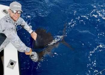 Outcast Tamarindo full day charter sailfish